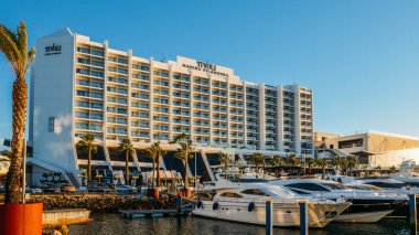 Tam turistik Vilamoura, Quarteira, Algarve, Portekiz lüks yat Marina