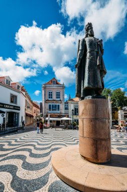Kral Peter ı heykel 5 de Outubro Meydanı'nda tarihi Cascais Merkezi