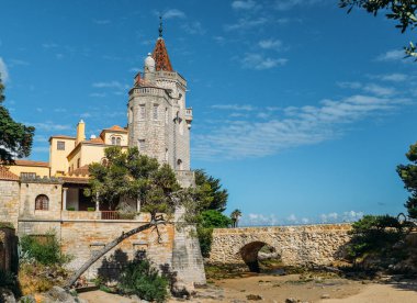 Müzenin Conde Castro Guimaraes Jardim Marechal Carmona, Cascais, Portekiz hoş bahçelerde bina. 1902 yılında yenilenmiş, açıktı 1930 yılında halk için