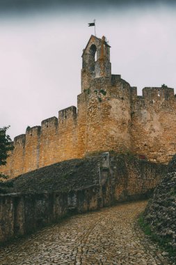 Kale duvarları için 12. yüzyıl manastır Tomar Şövalyeleri tarafından - Tomar, Portekiz - Unesco Dünya Mirası inşa