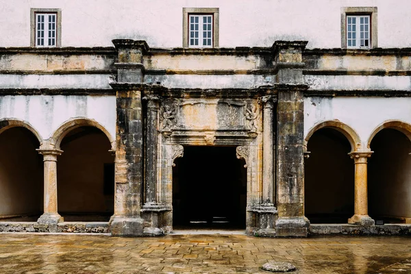 Claustro de D. Joao III, patio del Convento de Cristo del siglo XII en Tomar, Portugal Patrimonio de la Humanidad UNESCO Ref: 264 —  Fotos de Stock