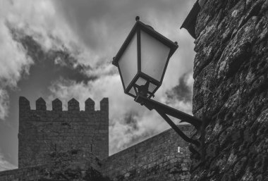 Sortelha tarihsel dağ köyü, Portugals tarihi köy rotasına dahil Ortaçağ müstahkem duvar içinde inşa