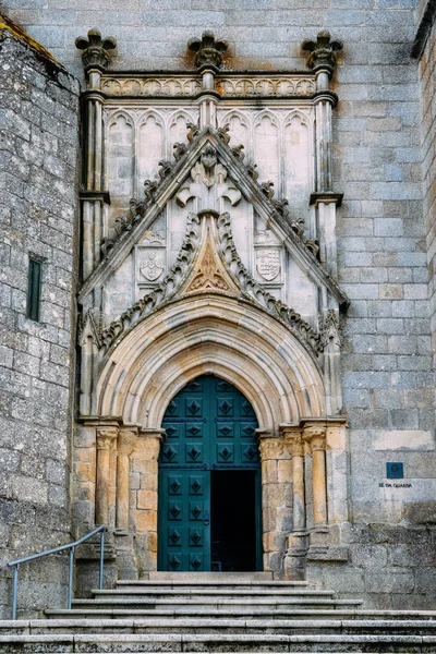 Guarda, portugal mittelalterliche gotische Kathedrale mit manuelinischen Einflüssen. Arbeiten begannen 1390 und dauerten bis Mitte des 16. Jahrhunderts — Stockfoto