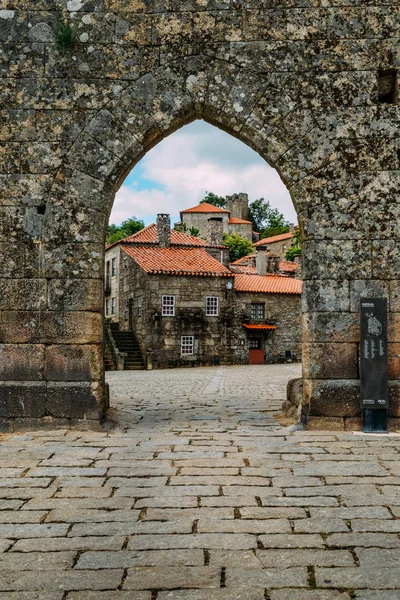 Aldeia histórica da montanha Sortelha, construída dentro de muralhas fortificadas medievais, incluída na rota histórica da aldeia de Portugals — Fotografia de Stock