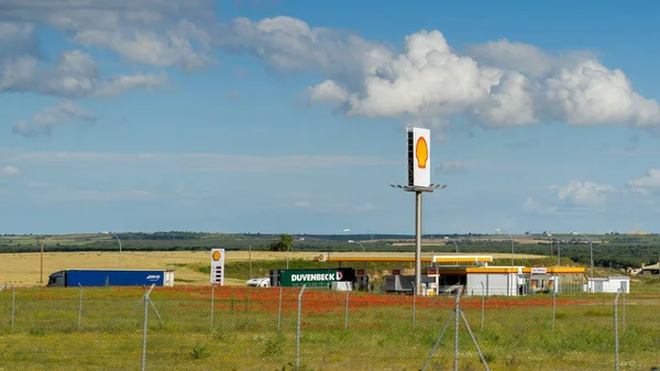 Shell benzin istasyonu mola karayolu tarafındaki