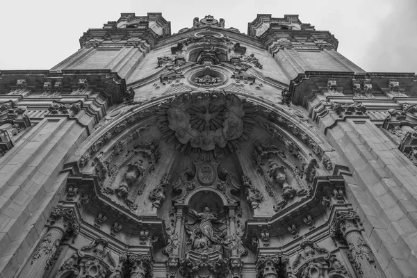 Bazilika, a Santa Maria del Coro-San Sebastian, Donostia, felhős napon, Spanyolország — Stock Fotó