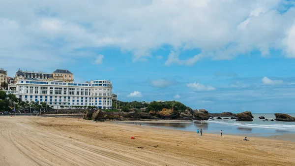 Families relax at the Grande Plage beach in Biarritz, Aquitaine France, a popular resort town on the Bay of Biscay — Stock Photo, Image