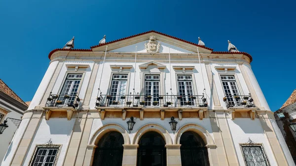 Fachada de edificio tradicional en Faro, Algarve, Portugal — Foto de Stock