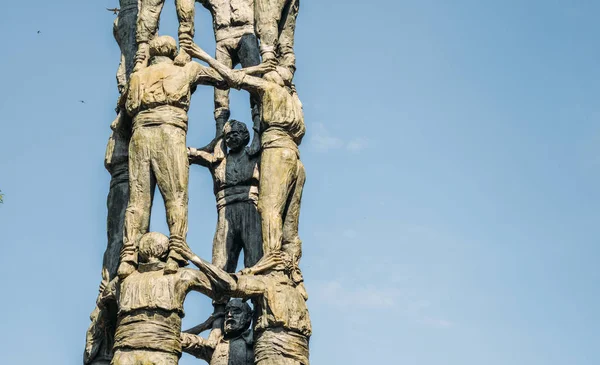 Památník Els Castellers památník, význam pyramida lidí, tradičně postavený na festivalech v regionu Katalánsko Španělsko — Stock fotografie