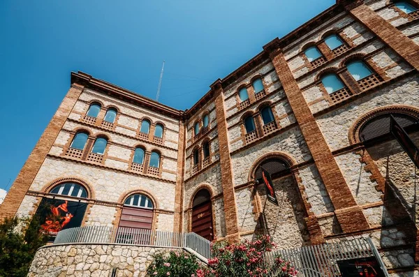 Fuera de la fachada de Monumental Tarraco Tarragona o Arena Plaza es la única plaza de toros existente en la ciudad — Foto de Stock