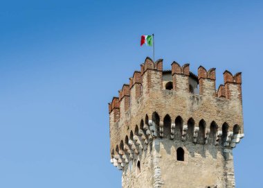 Ortaçağ Sirmione Scaliger Castle taret, İtalya