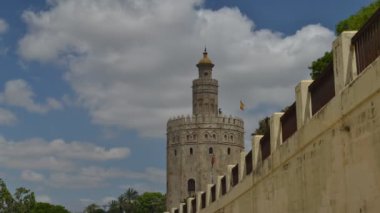 Timelapse Torre del Oro veya Altın Kule, Sevilla, Endülüs, İspanya