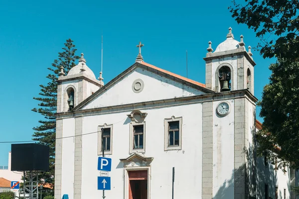 Facade of Igreja Paroquial de Nossa Senhora da Assuncao in Cascais, Portugal. — Stock Photo, Image