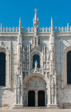 Mosteiro dos Jeronimos, son derece süslü eski manastır, Batı Lizbon - Unesco Dünya Mirası Belem bölgesinde yer alan giriş