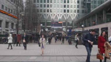 One Canada Square bina ve Reuters Plaza Canary Wharf, Londra, dikey kaydırma