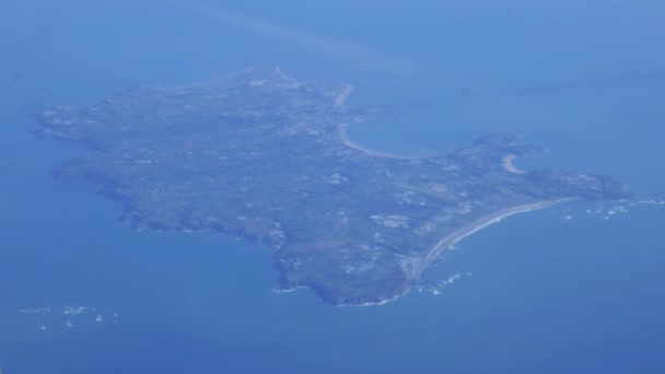 Angleterre Île de Wight Vue Aérienne depuis la fenêtre de l'avion - 4K — Video