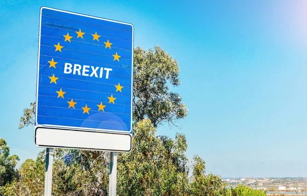 Après le référendum de 2016, le Royaume-Uni devrait quitter l'Union européenne le 29 mars 2019 dans le cadre du Brexit, ce qui signifie Britain Exit - composite numérique conceptuel — Photo