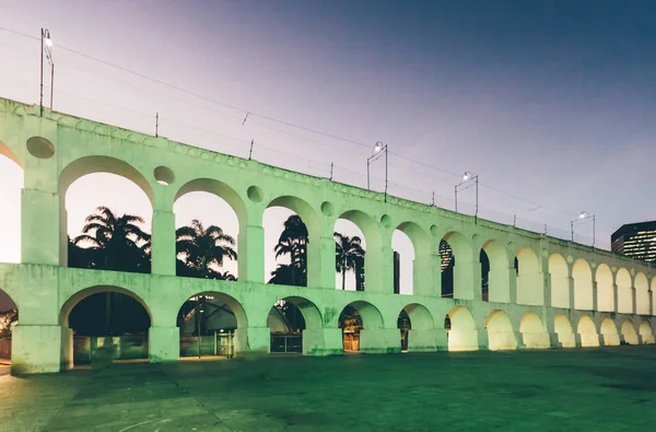 Aqueduc de Carioca, également connu sous le nom d'Arcos da Lapa dans le centre historique de Rio de Janeiro, Brésil — Photo