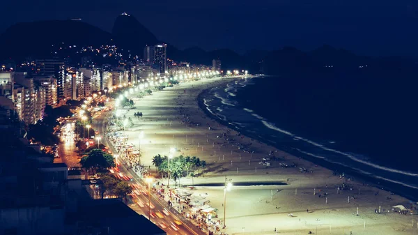 Słynnej plaży Copacabana, oglądany z góry, Rio de Janeiro, Brazylia — Zdjęcie stockowe