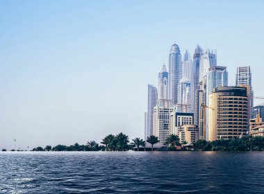 Dubai Marina, Bae Jumeirah plajda sular altında plaj Dijital kompozit