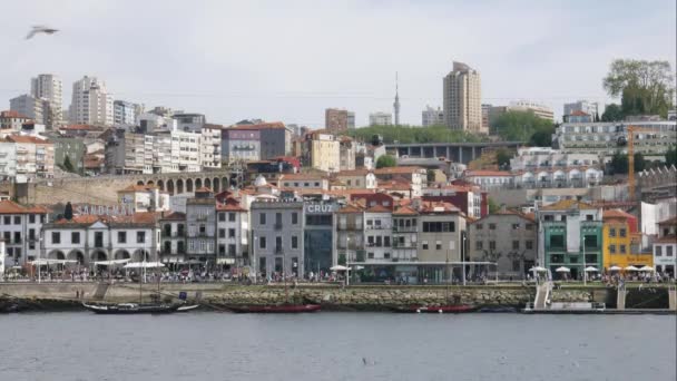Timelapse turystów w Vila Nova de Gaia, Porto, Portugalia-4K — Wideo stockowe
