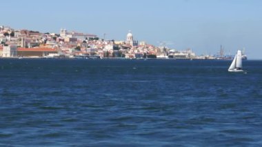 Lizbon Şehir merkezi, Portekiz Tagus nehri bir feribot yakalanan