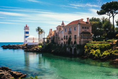 Santa Marta deniz feneri ve Cascais Belediye müzesi görünümü, Portekiz