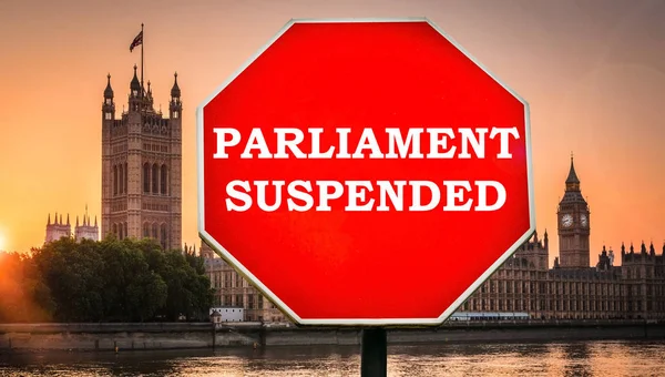 Parlamento sospeso didascalia con le Camere del Parlamento sullo sfondo - Crisi costituzionale e Brexit temi — Foto Stock