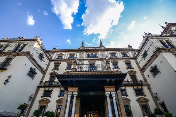 Façade de l'hôtel Alfonso XIII à Séville, Espagne — Photo