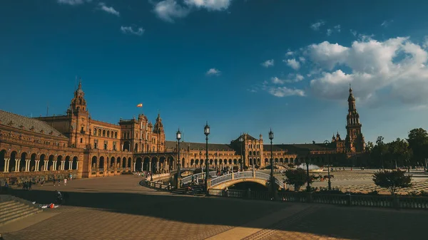 Plaza de Espana, in Sevilla, Spanje, gebouwd in 1928 voor de Ibero-Amerikaanse expositie van 1929 — Stockfoto