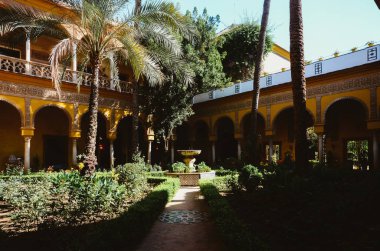 Sevilla Palace de las Duenas, İspanya Gotik ve Mağribi etkileri ile Rönesans tarzında inşa edilmiş bir 15.