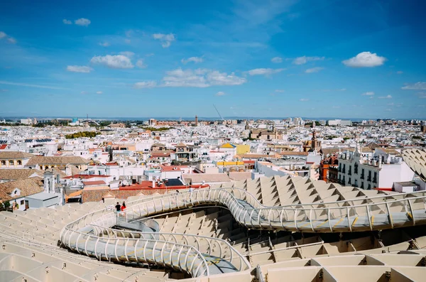 Panoramiczny widok z góry Space Metropol parasol, Setas de Sevilla, w słoneczny letni dzień — Zdjęcie stockowe