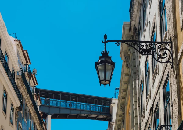 Detalle Viejo Poste Luz Con Ascensor Santa Justa Fondo Ciudad — Foto de Stock