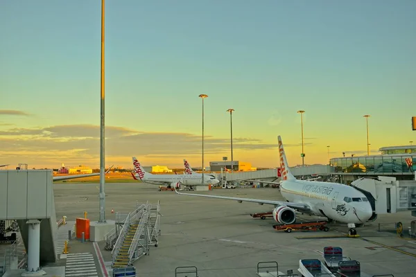 Brisbane Queensland Australia Juni 2018 Jungfräuliches Australia Terminal Flugzeuge Werden Stockbild