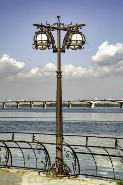 Ahşap bir arka plan üzerinde kahve Sabah fincan.