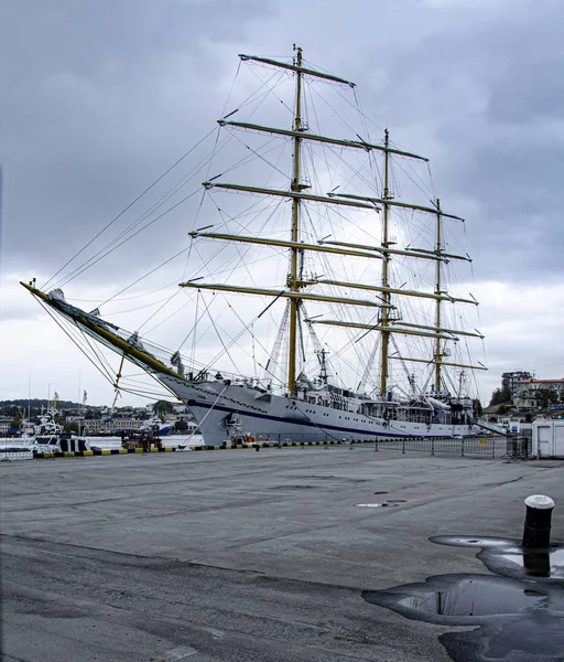 Three Masted Sea Bark Flying Liner Pier Port — Stock Photo, Image