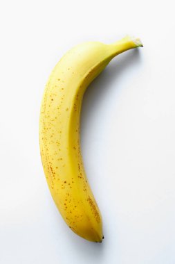 Beyaz arkaplanda muz