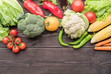 Üst arka plan için çiğ sebze