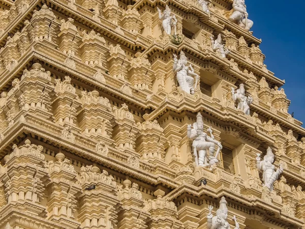 Vista Del Templo Sri Chamundeshwari Ubicado Las Colinas Chamundi Cerca —  Fotos de Stock