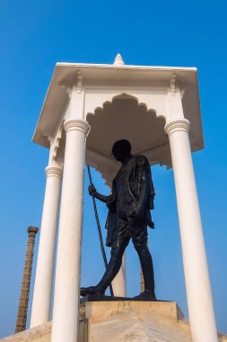 Pondicherry, India - Aralık, 26, 2017. Gandi'nin heykelinin Pondicherry.