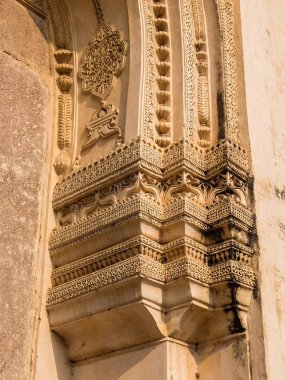Golkonda Kalesi ve kale Güney Hindistan'da ve Qutb şahi Hanedanı Ortaçağ Sultanlığı'nın başkentiydi, Hyderabad yer alan 11 kilometre batısındadır.