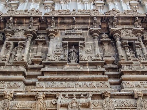 Tiruvannamalai, Hindistan - Ocak, 2018 yaklaşık. Tiruvannamalai, Hindistan Annamalaiyar Tapınağı mimarisi.