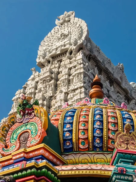 Tiruvannamalai, Hindistan - Ocak, 2018 yaklaşık. Tiruvannamalai, Hindistan Annamalaiyar Tapınağı mimarisi.
