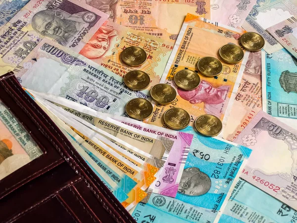 Cartera Con Moneda India 100 200 500 2000 Rupias Indias — Foto de Stock