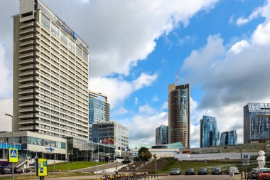 Vilnius, Litvanya - Ağustos, 2018 yaklaşık. Vilnius, Litvanya'nın finans bölgesine içinde gökdelenler. Modern ofis binaları.