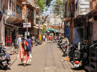 Jodhpur, Hindistan - Mart, 2018 yaklaşık. Jodhpur sokaklarına.