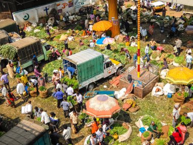 Bangalore, Hindistan - Ocak, 2018 yaklaşık. Bangalore sokak sebze pazarı.