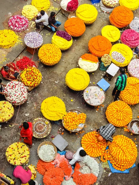 Бангалор Индия Январь 2018 Года Цветочные Продавцы Клиенты Красочном Рынке — стоковое фото