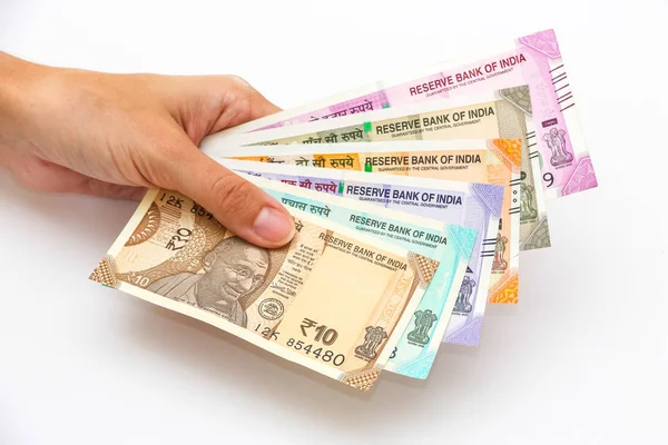 Manos Femeninas Sosteniendo Nuevos Billetes 100 200 500 2000 Rupias — Foto de Stock