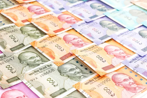 Zamknij Widok Nowiutkich Banknotów Indyjskich 100 200 500 2000 Rupii — Zdjęcie stockowe